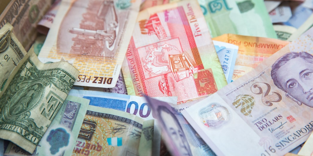 Rappresentazione visiva dell'articolo: Investimenti e Valute: quali conseguenze?